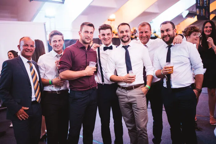 Diese Herren tranken statt Zaubertrank lieber Bewährtes: Bier. 