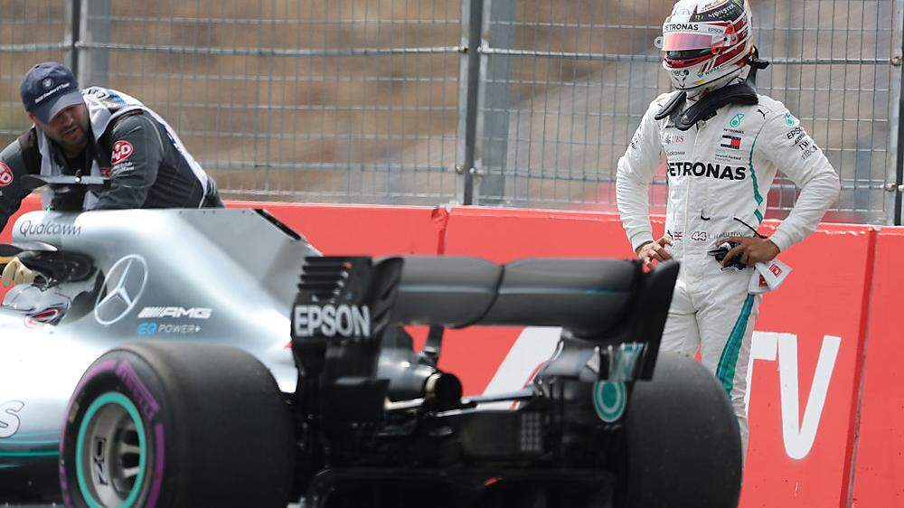 Der Silberpfeil von Lewis Hamilton hatte einen technischen Defekt