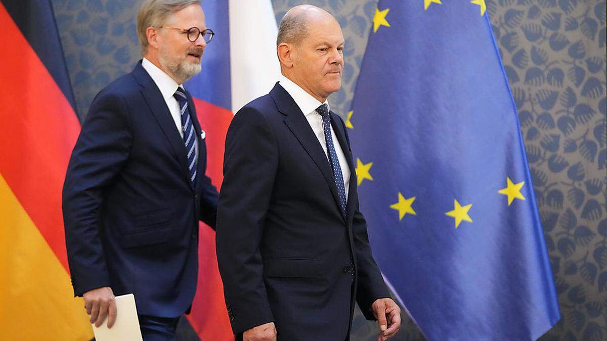 Tschechiens Ministerpräsident Petr Fiala (l.) empfing am Montag den deutschen Kanzler Olaf Scholz. Heute und morgen sind die Außen- und Verteidigungsminister der EU-Länder in Prag am Wort