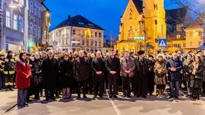 Der Trauerzug verlief an der Unglücksstelle vorbei bis zur Stadtpfarrkirche