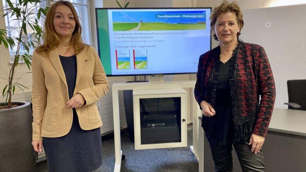 Neue Förderungen für den Heizungstausch: Umweltlandesrätin Ursula Lackner (rechts) und Referatsleiterin Julia Karimi-Auer