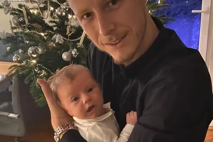 Fabian Miesenböck und Wonneproppen Lian Luis