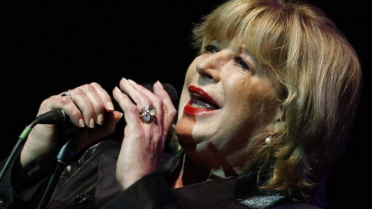 Marianne Faithfull lebt heute in Paris und Irland.