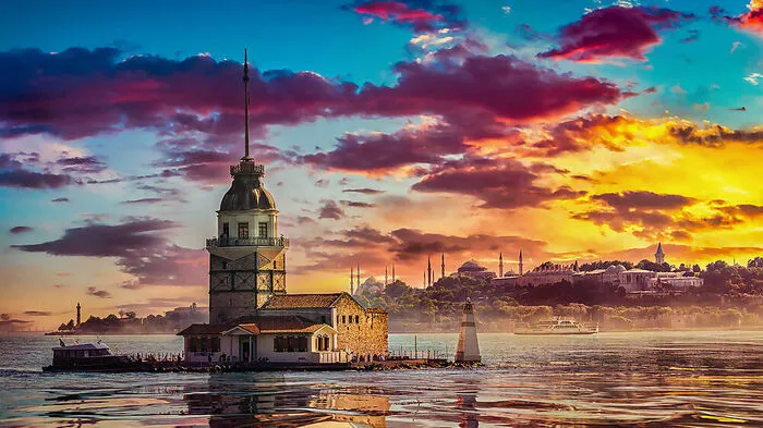 Von Istanbul bis Sofia. Die Nachtzugverbindung zwischen der Metropole am Bosporus und der Hauptstadt Bulgariens wurde wieder aufgenommen. Zwei Städte, die sehr unterschiedlich sind, aber in elf Stunden zu einem Reiseabenteuer werden.