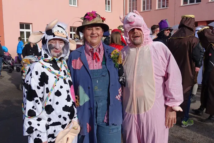 Bürgermeisterin Christine Holzweber, Gemeinderätin Ingeborg Buder und Kulturreferent Hans-Peter Iraschko gehörten zum "Bauern-Wagen"