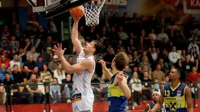 Kapfenberg (im Bild: Nemanja Krstic) hat seine Spitzenposition eindrucksvoll behauptet