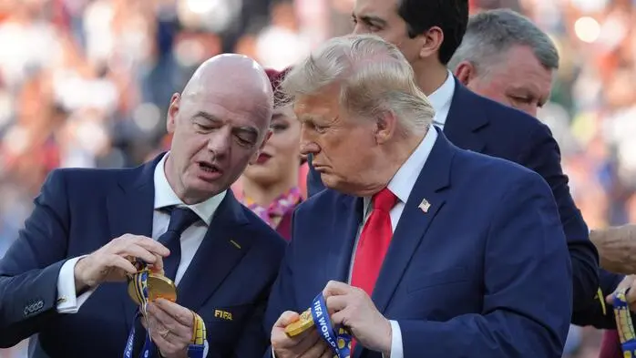 Weisen Kritik gerne zurück: Gianni Infantino und Donald Trump
