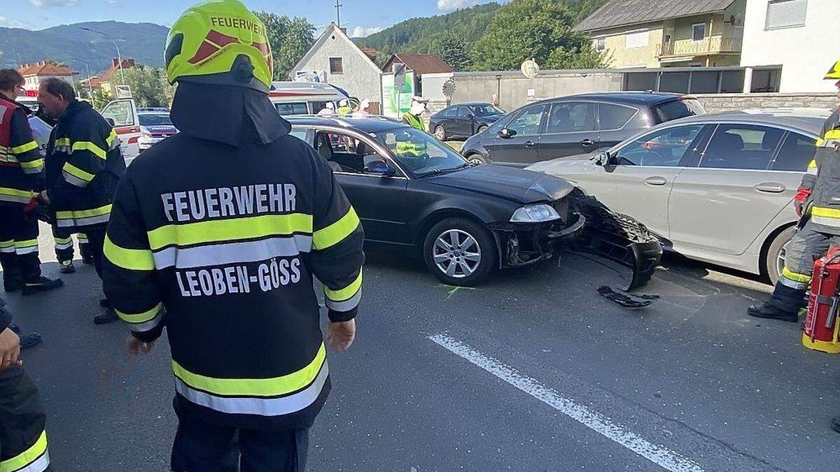 Beim Hirschgraben vor der Gösserbrücke kam es Montagnachmittag zur Frontalkollision