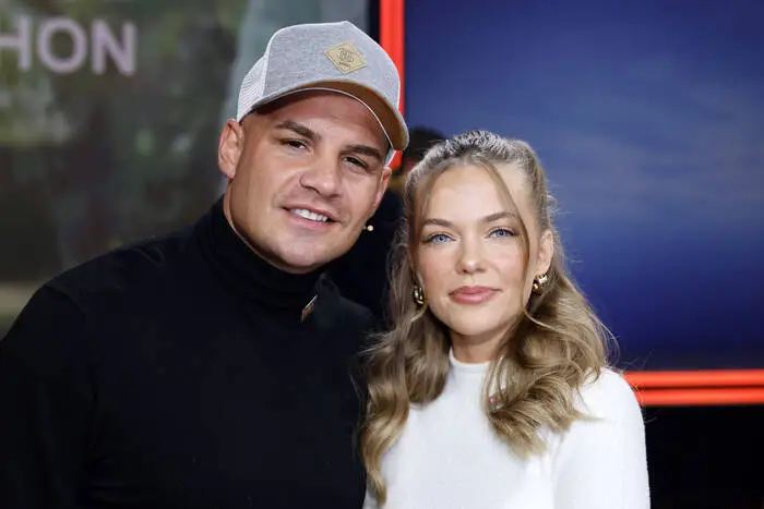 Im Oktober gerieten Pietro Lombardi und Laura Maria in die Schlagzeilen. Bei dem Paar gab es einen Polizeieinsatz, Gewaltanschuldigungen wies der Sänger allerdings vehement von sich. 