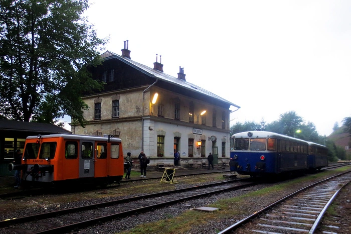Auf dem neu gewählten Standort für das Sonnwendfeuer auf der Schönauhalde direkt oberhalb von Vordernberg wurde das Feuer in der windig kühlen ersten Sommernacht von den Besucherinnen und Besuchern als sehr angenehm empfunden.