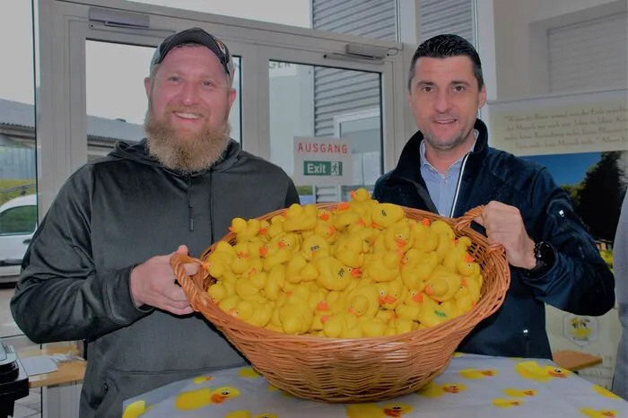 Auch ein Entenrennen sorgte für Erheiterung.