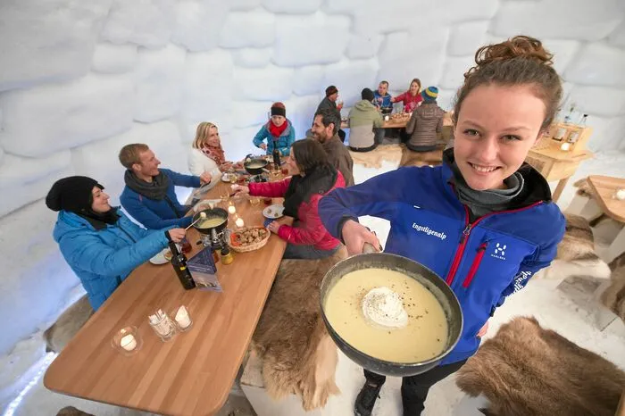 In den Talabschluss im Berner Oberland locken 210 Pistenkilometer, darunter die Weltcupstrecke am  Kuonisbergli, der Fondue-Iglu auf der Engstligenalp (Bild) oder ein wilder Ritt auf einem Skigibel. Und: Adelboden hat mit dem M2 von Fjell sogar einen eigenen Ski.