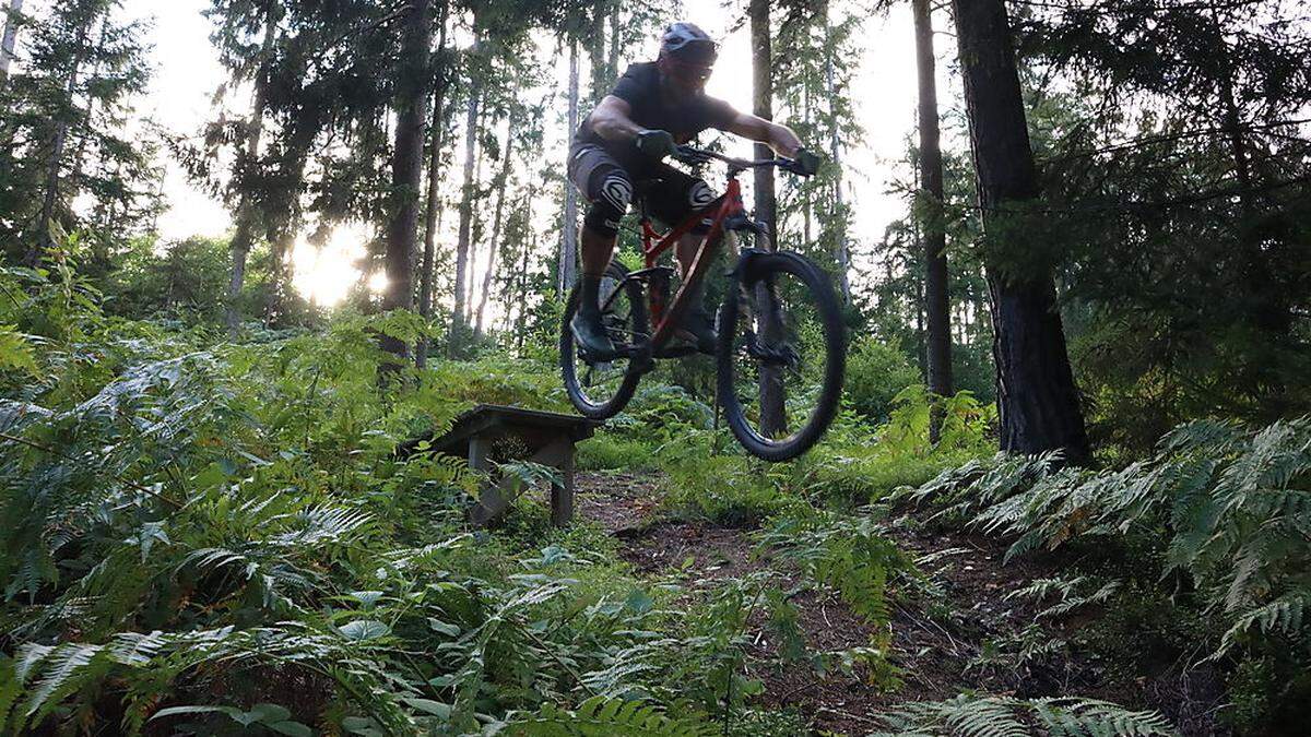 Mit der neuen &quot;Respektiere deine Grenzen&quot;-Plattform sollen Freizeitsportler an Orte gelotst werden, wo sie legal und ohne das Wild zu stören, die Natur nutzen können, wie hier im Bikepark Waiern