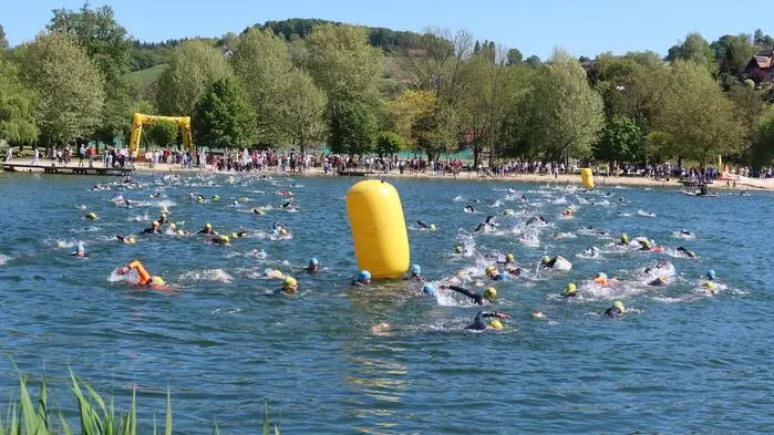 Der Riegersburger Badeteich stand am ersten Maisonntag ganz im Zeichen des Vulkanlandtriathlons