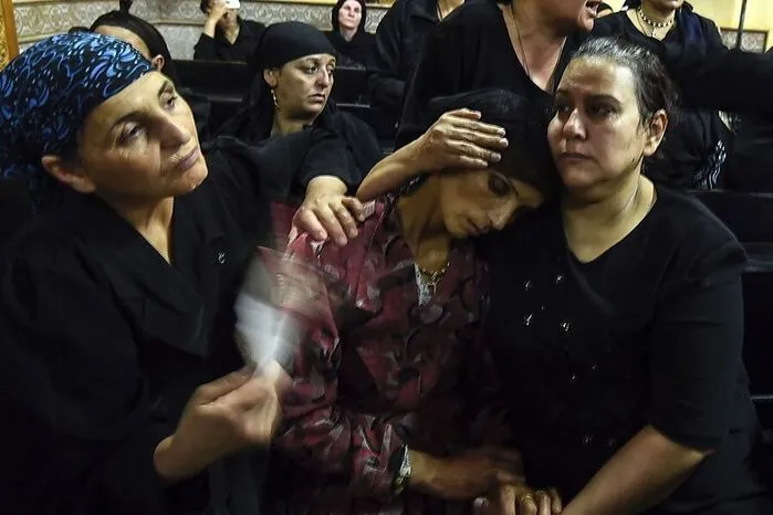 Dezember 2017: Bei einem Angriff auf eine koptische Kirche in einem Vorort der ägyptischen Hauptstadt Kairo erschießt ein Anhänger der Jihadistenmiliz "Islamischer Staat" (IS) neun Menschen.