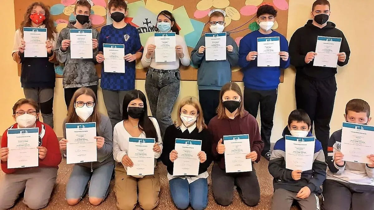 Die erfolgreichen Teilnehmerinnen und Teilnehmer der Peter-Rosegger-Mittelschule