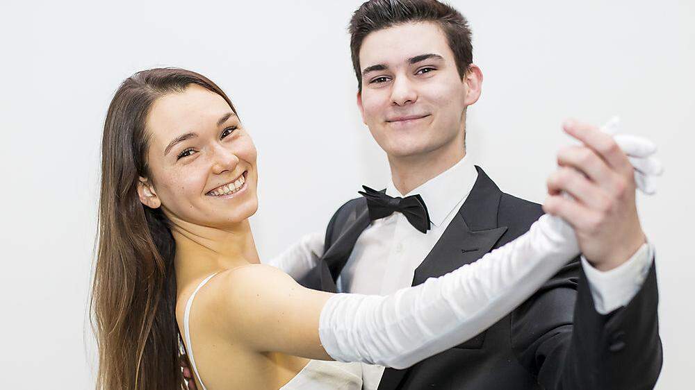 Jana Mori und Dominik Ott sind eines von vier Kärntner Paare, die den Opernball eröffnen