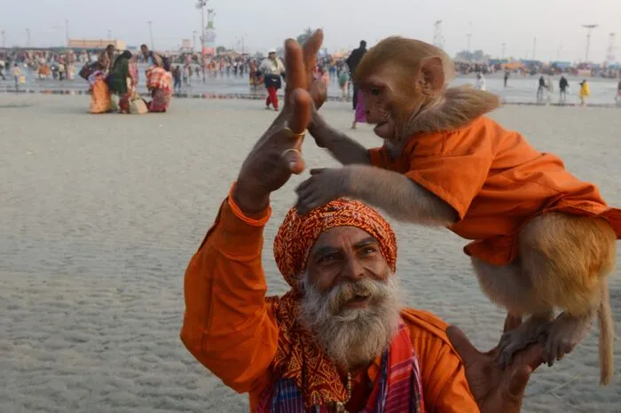 Wer sich dem Ganges hingibt, hofft darauf, dem ewigen Zyklus der Wiedergeburt endlich zu entkommen.