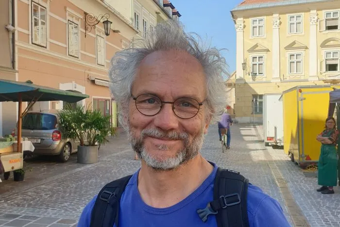 Peter Weisböck (55) aus Althofen: "Für viele ist die neuerliche Absage ein Verlust an Arbeit, Unterhaltung und Begegnung. Man ist in Traditionen hineingewachsen und möchte sie nicht missen. Mir persönlich wird die Wiesn nicht abgehen. Ich suche ruhigere Orte, wenn ich anderen Menschen begegnen möchte."