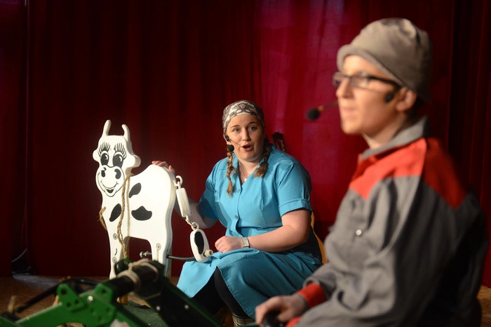 Manuela Marko und Andrea Lobnig in „Volte und sei Olte“: Hat dem Nachbar der Urlaub gefallen? Nein, er hatte die falschen Sachen mit. Welche? Frau und Kind.  