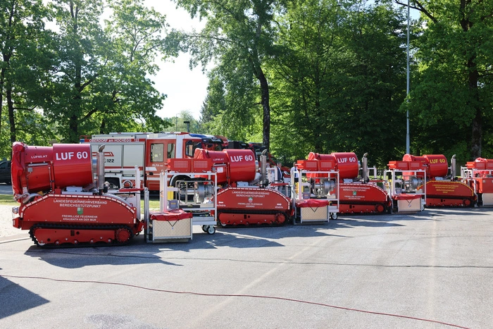 Die Katastrophenhilfsdienst-Gerätschaften wurden in Lebring an die steirischen Feuerwehren übergeben. 