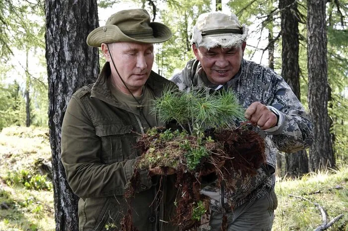 Putin sei auf Berge gestiegen und habe die schöne Natur bewundert, sagte Kreml-Sprecher Dmitri Peskow nach Angaben der Agentur Interfax.
