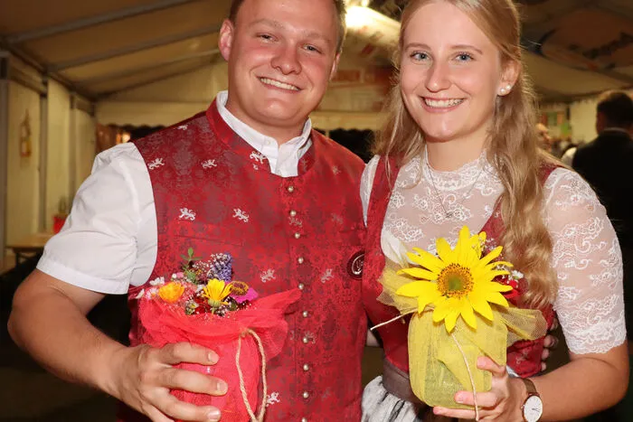 Der LJ-Obmann Patrick Steinwender und die LJ-Leiterin Melanie Kogler konnten sich wieder über sehr viel BesucherInnen im Festzelt freuen!