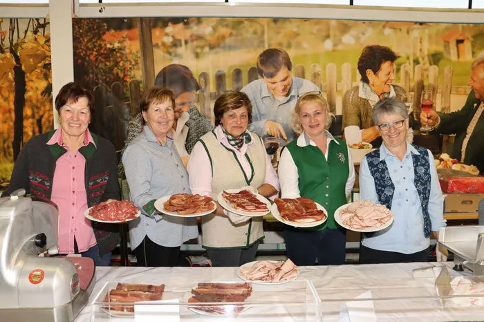 Kulinarisch wurden die Gäste von der Hofmolkerei Tax, Käserei Klug, Berglandmilch, Culinarius Catering und den Seminarbäuerinnen verwöhnt.