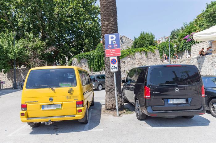 In der Zone 0 zahlt man in Dubrovnik 10 Euro pro Stunde, wer länger parkt, zahlt über 199 Euro