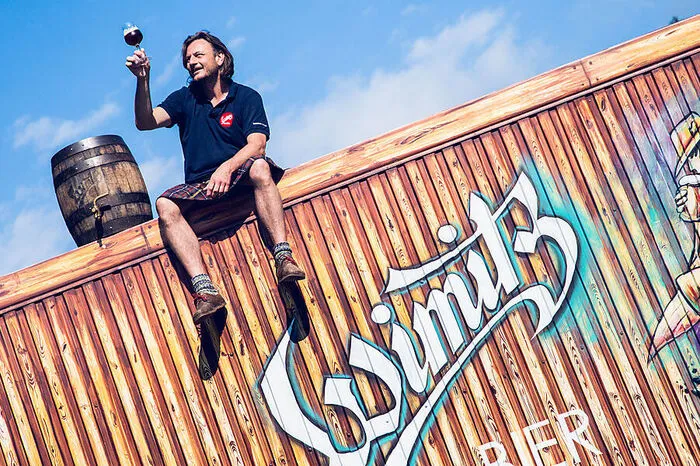 Einst war der Wimitzer Graben als Verbannungsort von Rebellen und Schwerverbrechern gefürchtet. Heute ist das Tal ein Naturidyll mit absolut klarem Quellwasser - die wichtigste Zutat, um gutes Bier zu brauen. Zum Beispiel in der Wimitzbrauerei mit ihren je nach Saison produzierten Bierspezialitäten, die es nur direkt ab Brauerei und in der umliegenden Gastronomie gibt.