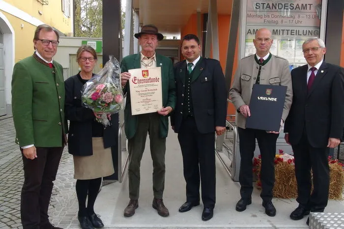 Ein weiterer Höhepunkt war die Ernennung von Künstler Gerald Brettschuh zum Ehrenbürger der Marktgemeinde Arnfels.