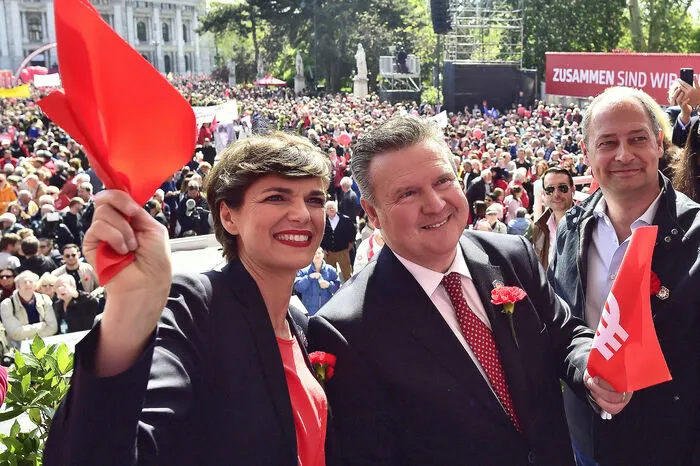 Als designierter SPÖ-Stadtchef hatte Michael Ludwig zwar schon im Vorjahr das Wort ergriffen, als Bürgermeister trat er heute aber zum ersten Mal auf.