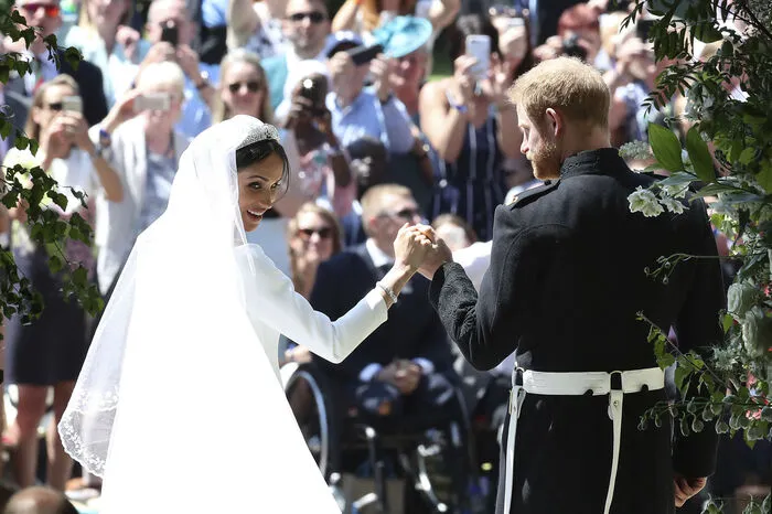 Meghan und Harry zeigten sich verliebt, nah und sehr berührt.