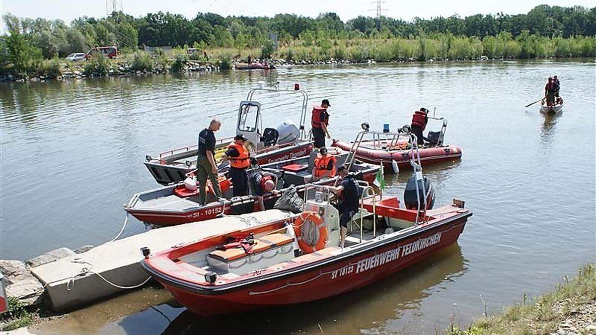 Am Sonntag suchten 63 Feuerwehrleute weiter nach dem 15-Jährigen 