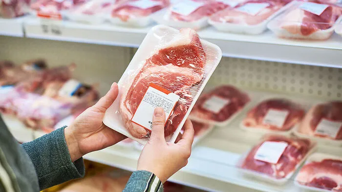 Kritik an Supermarkt-Billigfleisch: 254 Aktionsangebote im Monat