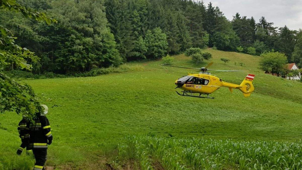 Der Rettungshubschrauber C12 brachte den verletzten Südoststeirer ins Spital