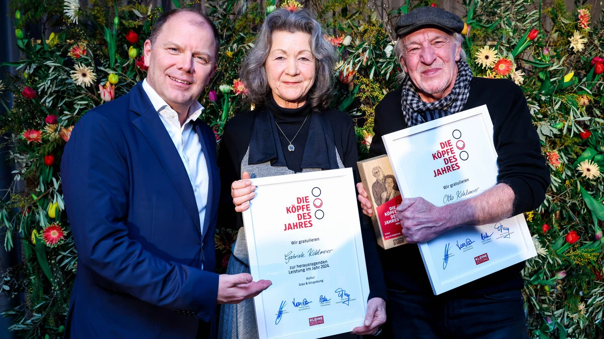 Bühnen-Graz-Geschäftsführer Bernhard Rinner mit den „Wilden Alten“ Gabriele und Otto Köhlmeier