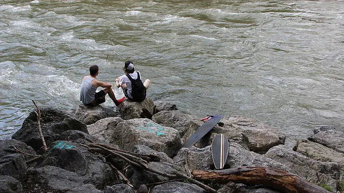 Die Mur lädt wieder zum Verweilen - trotz letzten Hochwasserspuren