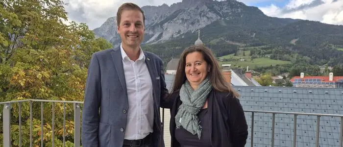 Bürgermeister Thomas Reingruber und Vizebürgermeisterin Alexandra Rauch, die die Messe organisiert hat