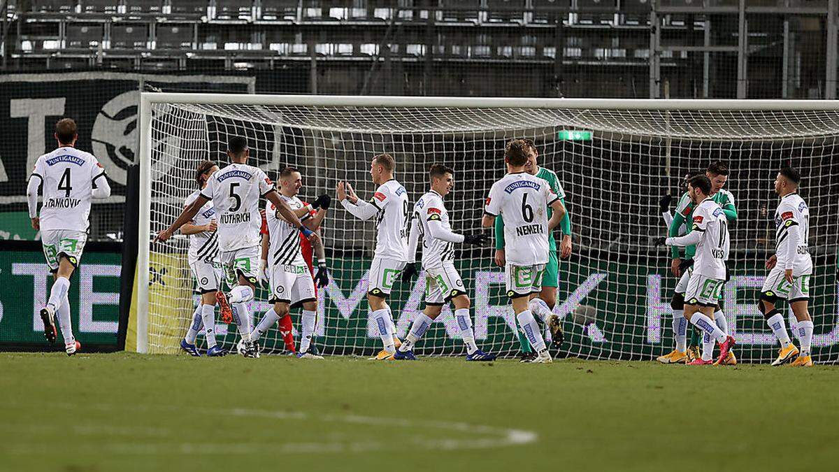 Sturm jubelt über den 1:0-Sieg gegen WSG Tirol