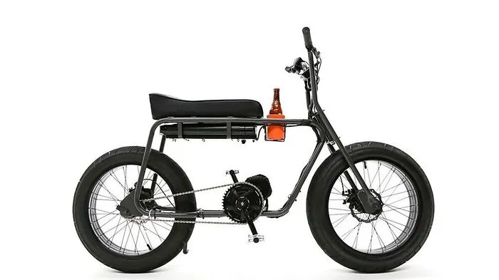 Das Fahrrad Super 73 hat sogar einen Getränkehalter