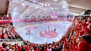 Der KAC hofft auch heuer wieder auf die Unterstützung der Fans, um den Meisterpokal in die Landeshauptstadt zu holen