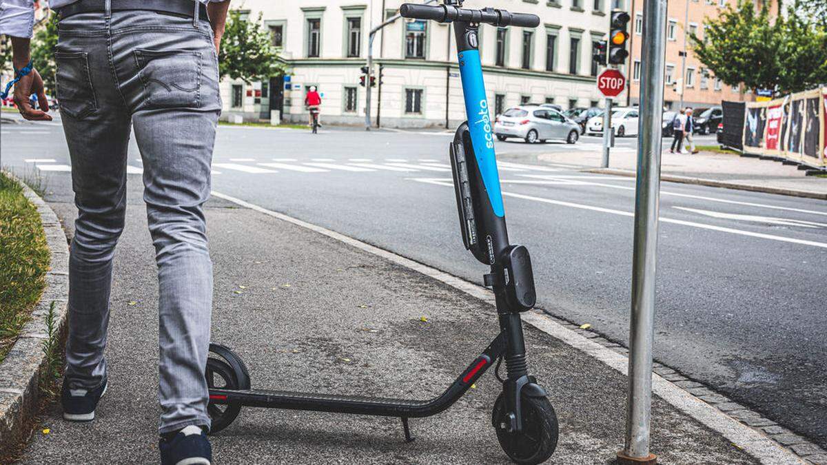 E-Scooter gehöern schon seit Monaten in Österreich zum Straßenbild. Sie dürfen maximal 25 km/h fahren