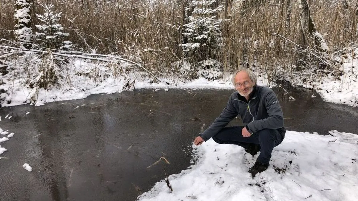 Biologe Peter Hochleitner legte mit seinem Team bereits hunderte kleine Gewässer an, um die Artenvielfalt zu fördern