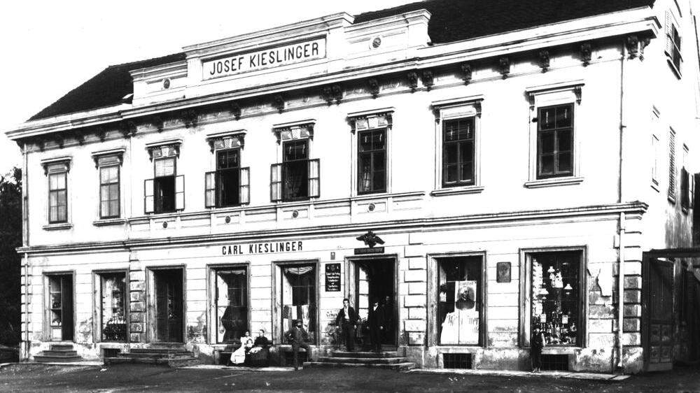 Ein Mittelpunkt in Eibiswald. Das Kaufhaus Kieslinger. Das Foto wurde um 1900 aufgenommen