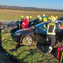 Die Feuerwehr musste eine Autotüre entfernen