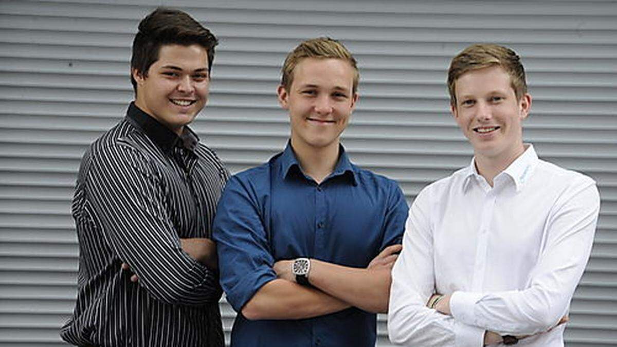 Die Landesschulsprecher Michael Schellnegger, Lukas Steiner und Philipp Nöhrer (v. l.) stehen hinter den Lehrer