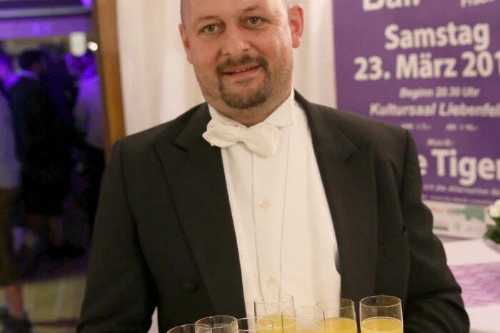 Gesichtet wurden unter anderen Christa Guttenbrunner vom Reiterhof „Seidlhof“, Kunstschmiede-Chef Johann Herrnhofer sowie Dackdecker-Profi Horst Prislan. 