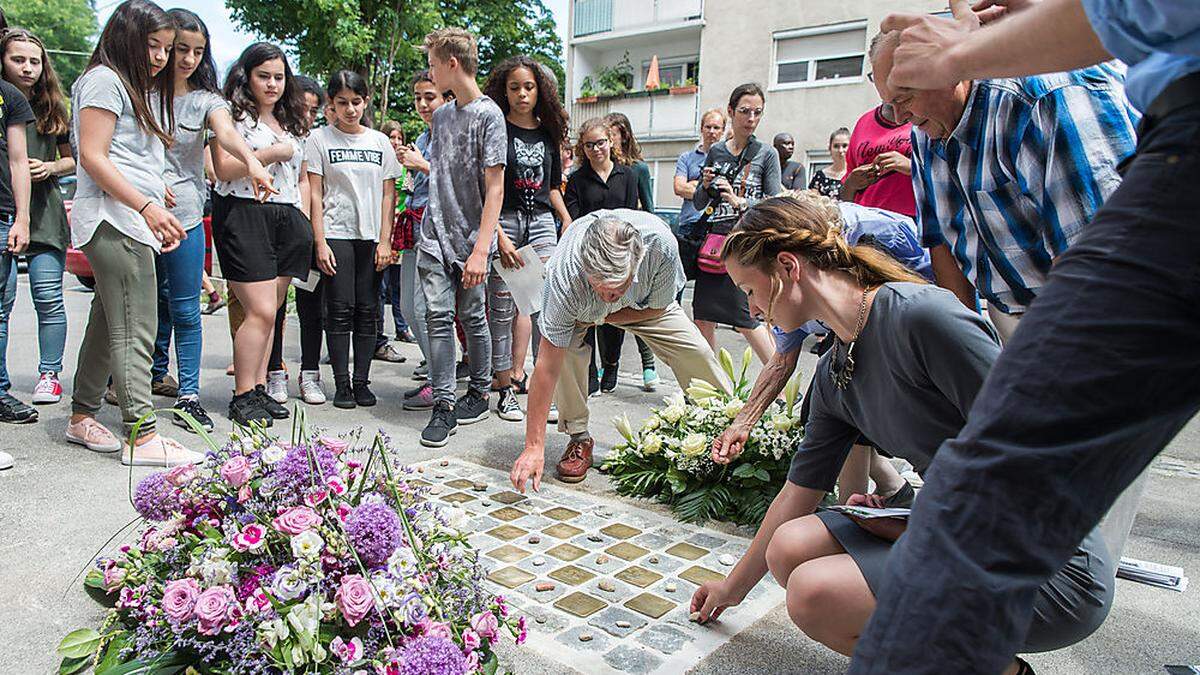 Schüler des BG/BRG Oeversee stellten die einzelnen Biografien der Vertriebenen vor