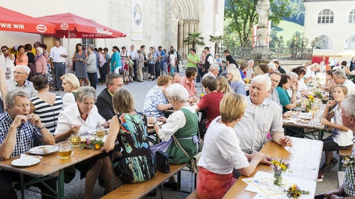 Zahlreiche Gäste kamen am Montag zum dritten Fest der Imker des Bienenzuchtvereins St. Paul ins Benediktinerstift. 
